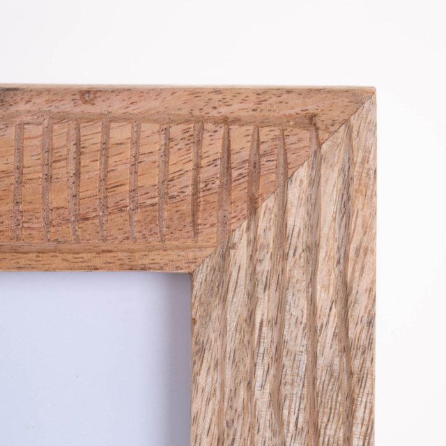 Rama de fotografii stând cu un cadru decorativ din lemn de mango, 21 x 26 x 2,5 cm