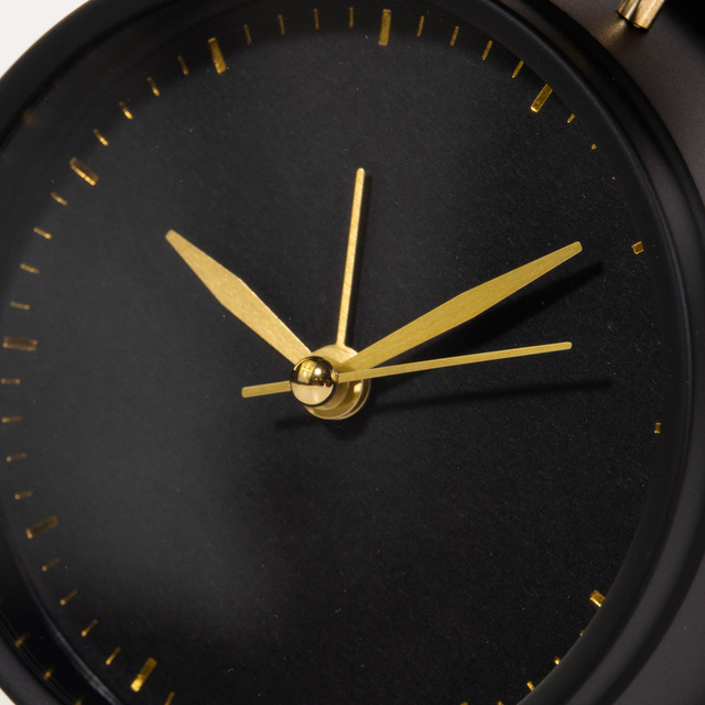 Ceas deșteptător în stil clasic cu indicatori aurii, metal, Ø 12 cm