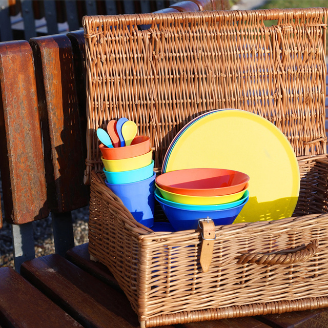 Set veselă de camping NORA LOLLIPOP, 16 piese, KOZIOL