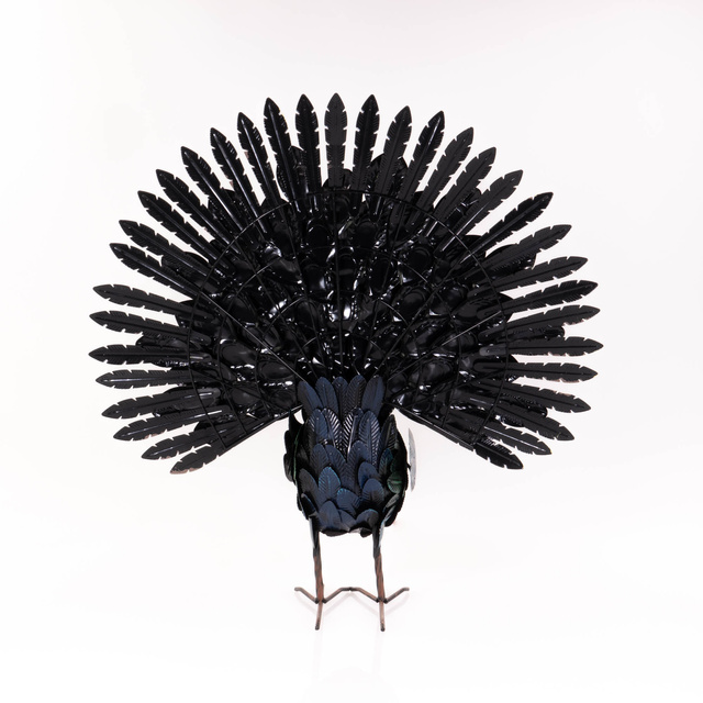 Paun de gradina din metal, 30 x 65 x 63 cm