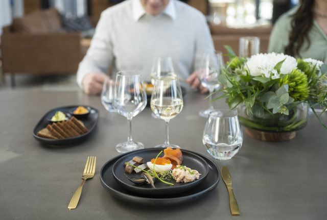 Set tacâmuri din aur, pentru 4 persoane