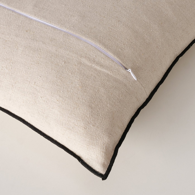 Perna decorativa JANEA cu piping, 45 x 45 cm