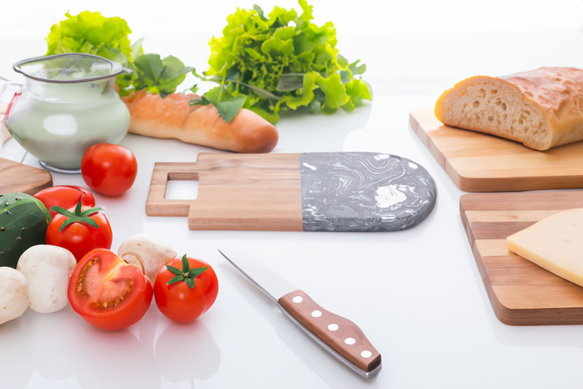 Tava de servire, marmura si lemn, 38 x 18 cm