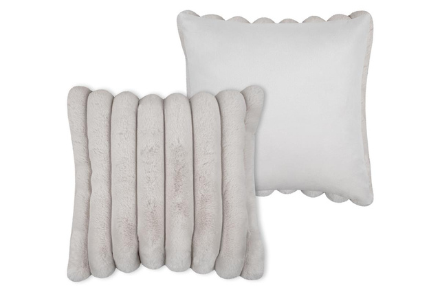 Perna decorativă POLARY cu dungi groase, 45 x 45 cm