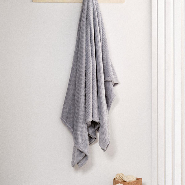 Patura din material gros, model cu romburi, 150 x 200 cm