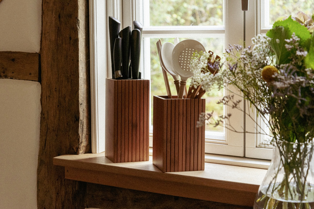 Suport pentru cutite din bambus MERA