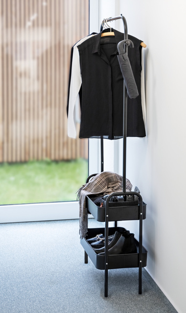 Suport pentru haine KALI, cu spatiu pentru pantofi si genti de mana, 75 x 165 x 30 cm, WENKO