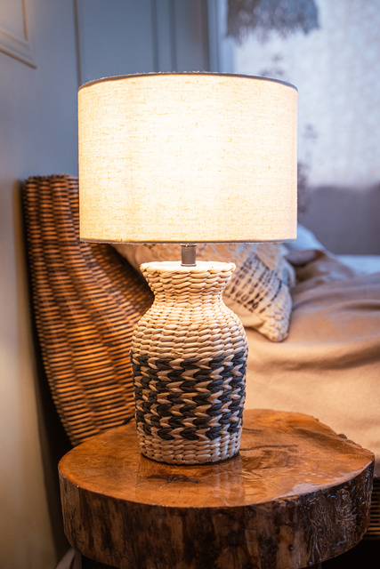 Lampa cu abajur Hyacinth, baza impletita, 49 cm