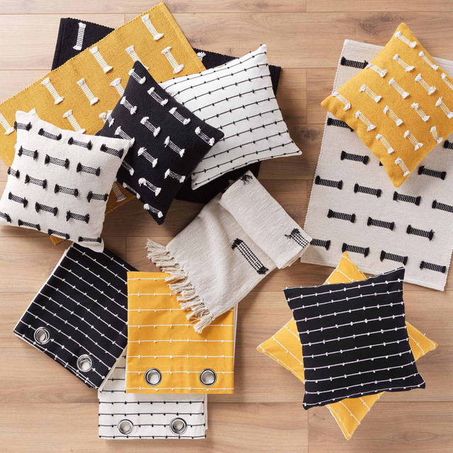 Perna decorativa LINECHIC, bumbac reciclat, 45 x 45 cm