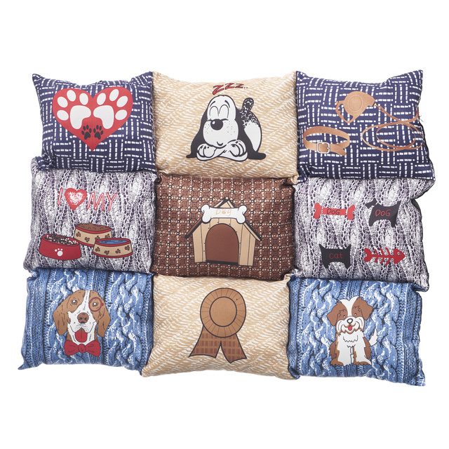 Pat pentru caini, cu fund antiderapant, 55 x 45 cm