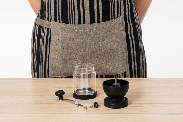 Rasnita de cafea cu manivela