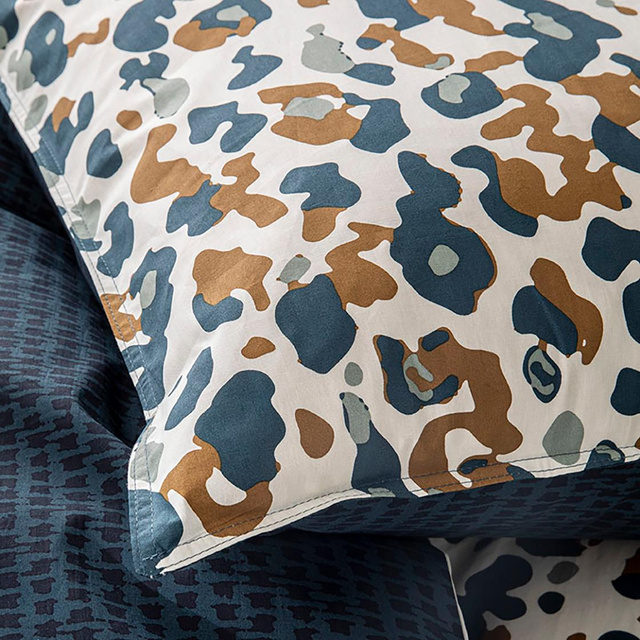 Lenjerie de pat din bumbac Watercolors, reversibila, 220 x 240 cm