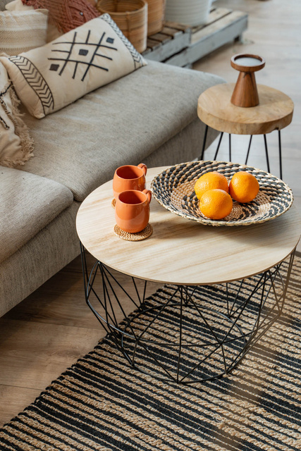 Masuta de cafea rotunda, stil mansarda, cu blat din lemn