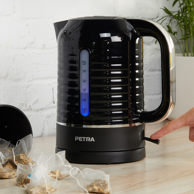 Fierbător electric negru 3000 W SALTER, 1,7 l