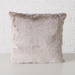 Perna cu motiv de pluș LIO, 35 x 35 cm