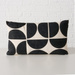 Perna decorativa cu model geometric LARSON, 28 x 48 cm
