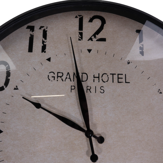 Ceas de perete retro, numere mari