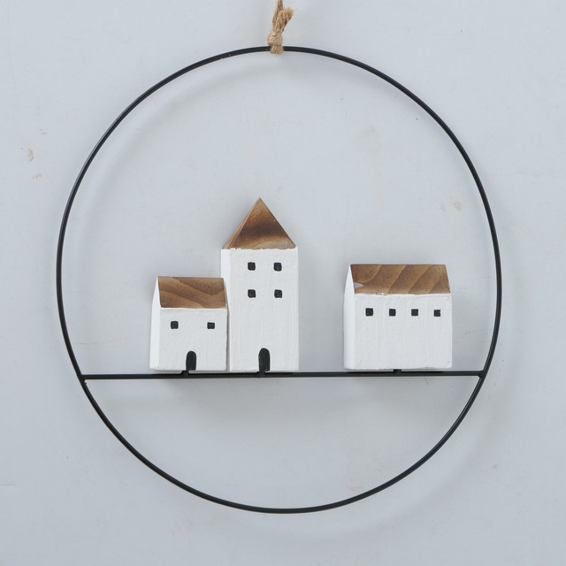 Decor de perete cu case din lemn, GOTAN, Ø 28 cm