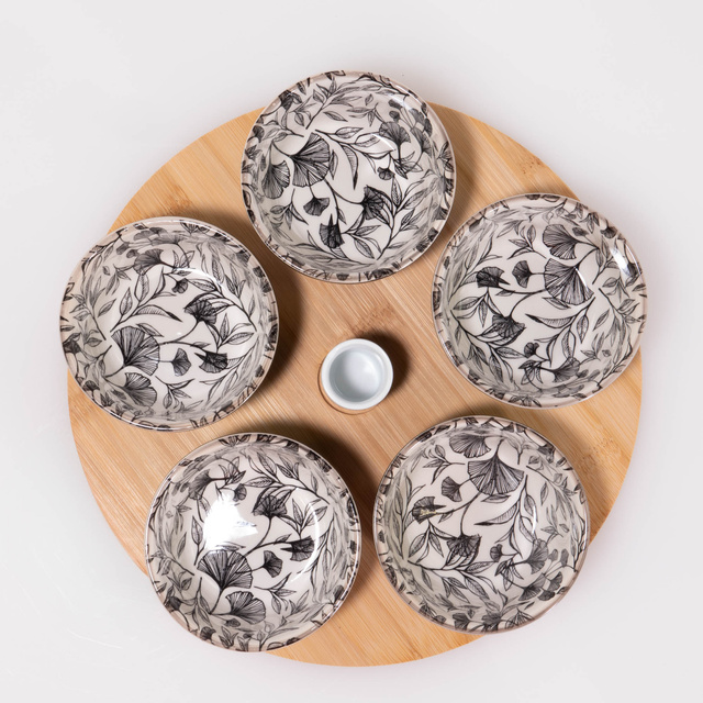 Set 4 boluri pentru aperitive FLORAL, pe o tavă din lemn, 70 ml