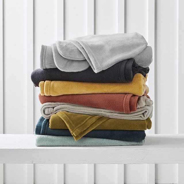 Patura cu maneci si gluga, Essential, marime universala, 115 x 165 cm