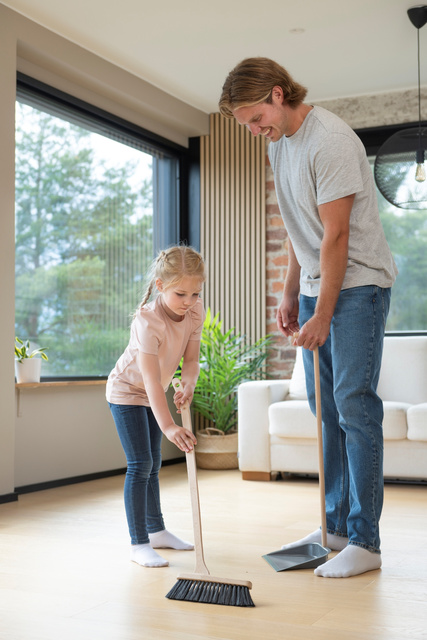 Perie din lemn și recipient pentru praf, 92 cm