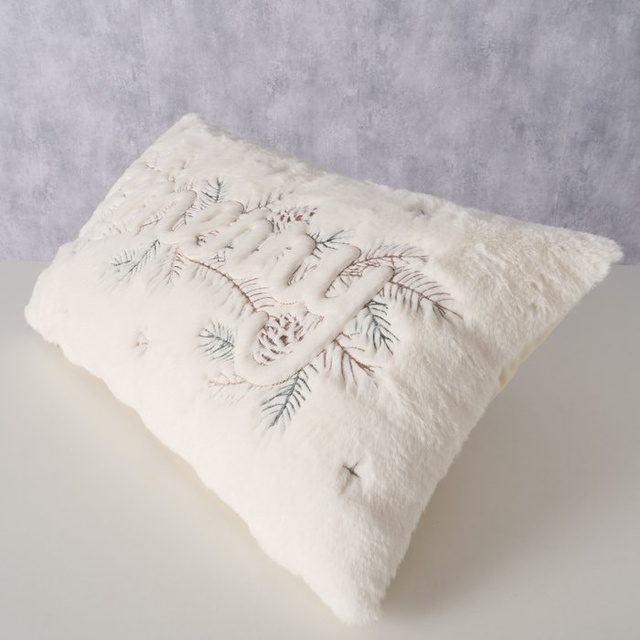 Perna pufoasă cu inscripția JASPER, 30 x 50 cm