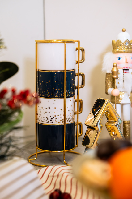 Set 4 cesti din porțelan cu suport STARS, 170 ml