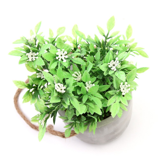 Flori artificiale într-un ghiveci Scandi