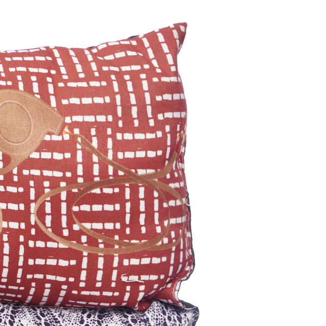 Pat pentru caini, cu fund antiderapant, 55 x 45 cm