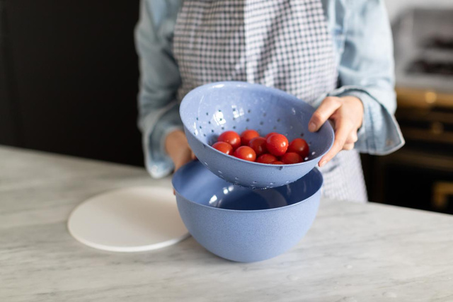 Storcător 2 l. PALSBY M, KOZIOL, albastru organic