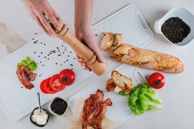 Set de două tocatoare pe suport