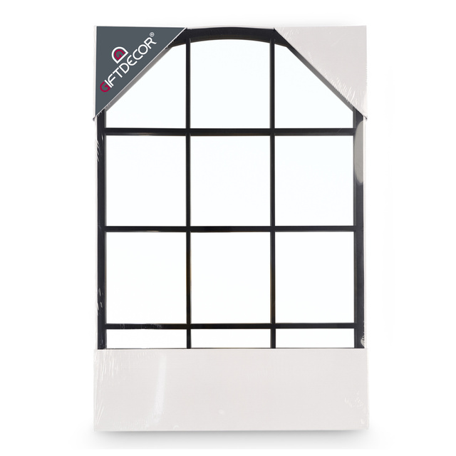 Oglindă într-un cadru de fereastră cu arc, 76 × 52 cm