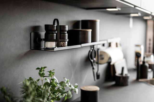 Recipiente de sare și piper pe un suport metalic, Melli, WENKO