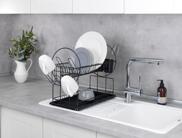 Uscător de vase Premium Duo WENKO, 2 niveluri de uscare și un recipient pentru tacâmuri cu două compartimente
