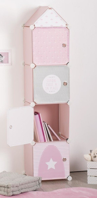 Un set de dulapuri pentru camera copiilor, rafturi cu separatoare, un set de mobilier
