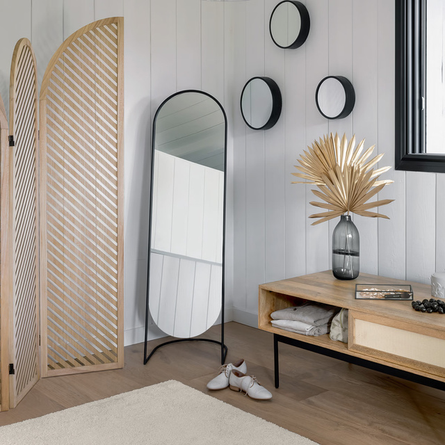 Oglindă de podea mare JEF cu ramă metalică, 39,5 × 136 cm