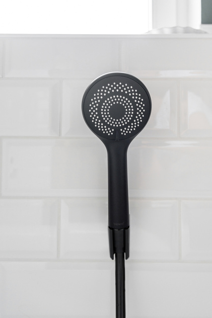 Cap de dus cu economie de apa, Ø 11 cm, negru, WENKO