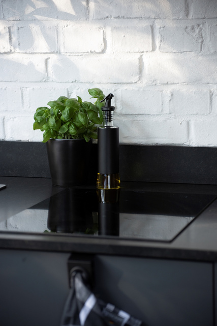 Ghiveci plante KURO, ceramică, Ø 13 cm, WENKO