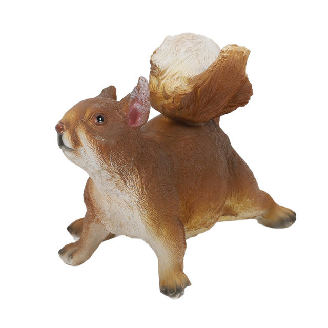 Figurină de grădină a unei veverițe