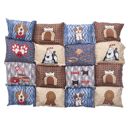 Pat pentru caini, cu fund antiderapant, 65 x 95 cm