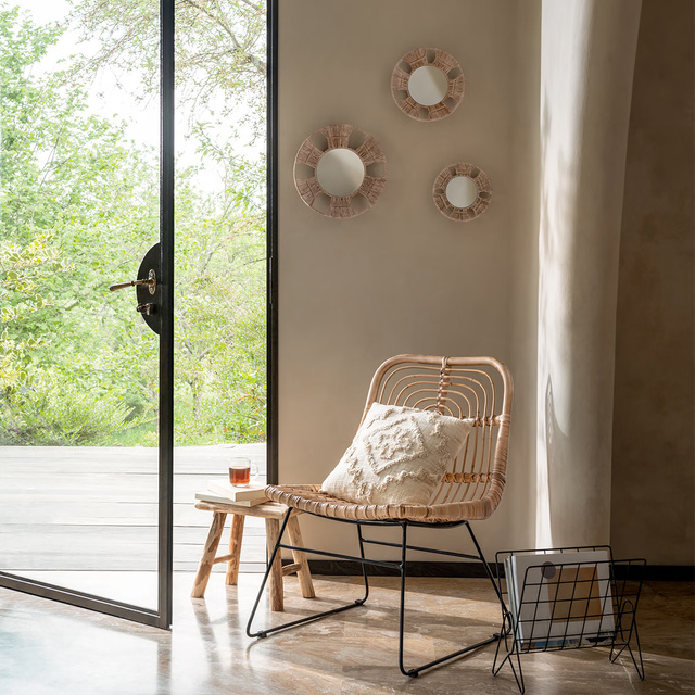 Suport metalic pentru reviste