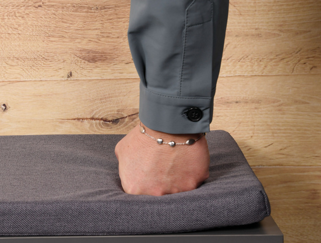 Dulap pentru încălțăminte cu șezut și rafturi închise, MDF, Kesper