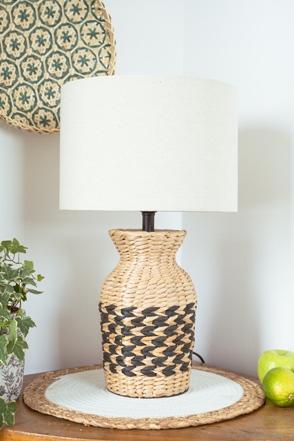 Lampa cu abajur Hyacinth, baza impletita, 49 cm