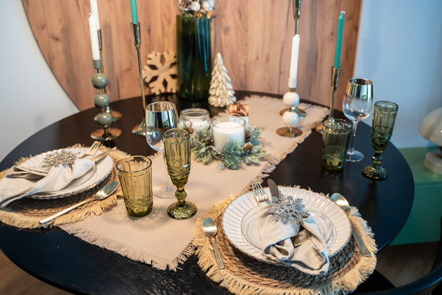 Set de tacâmuri pentru 6 persoane TAMARA, auriu, 24 elemente