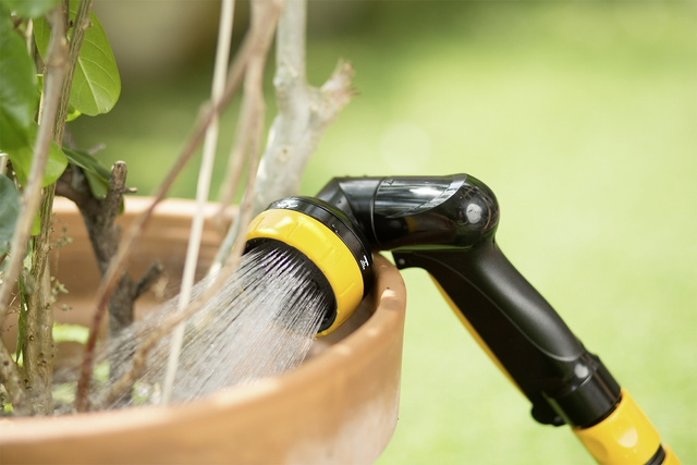 Aspersor de gradina, cap rotativ