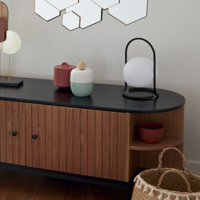 Lampă de exterior sub formă de sfera PIA