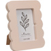 Ramă foto cu margine ondulată BASE, 16 x 2,2 x 20,8 cm, taupe