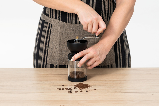 Rasnita de cafea cu manivela