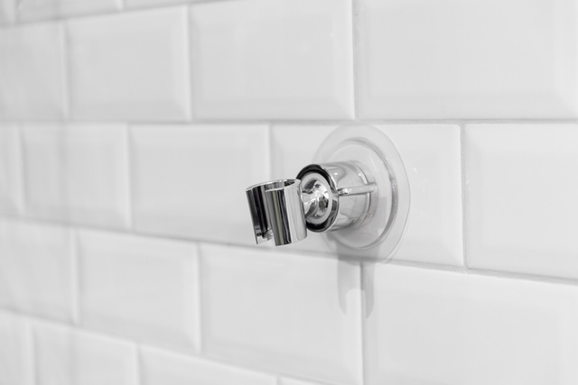 Suport pentru cap de dus, fara gaurire, Ø 8 cm, WENKO