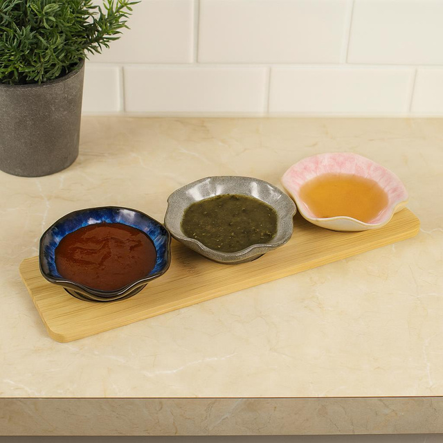 Set de servire din bambus cu 3 boluri din porțelan